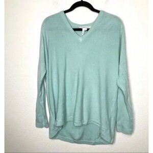 BCBGGeneration M/L Ice Blue Long Sleeve Acrylic Womens Sweater